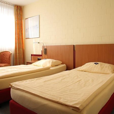 Rtb-Hotel - Sportschule Bergisch Gladbach Bagian luar foto