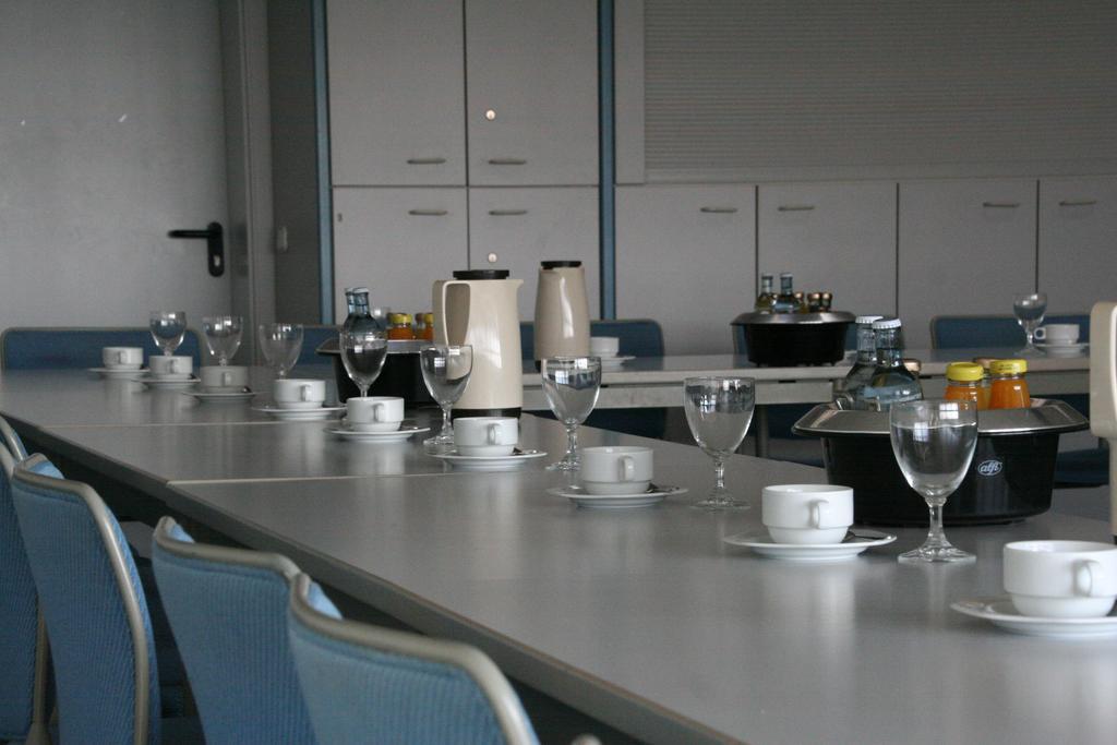 Rtb-Hotel - Sportschule Bergisch Gladbach Bagian luar foto