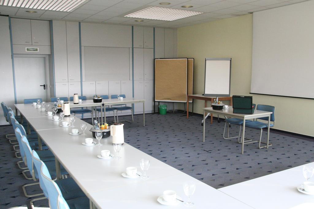 Rtb-Hotel - Sportschule Bergisch Gladbach Bagian luar foto