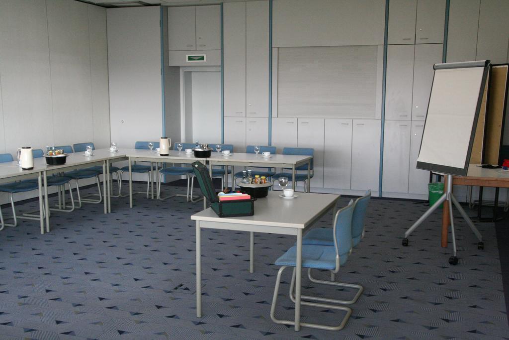 Rtb-Hotel - Sportschule Bergisch Gladbach Bagian luar foto