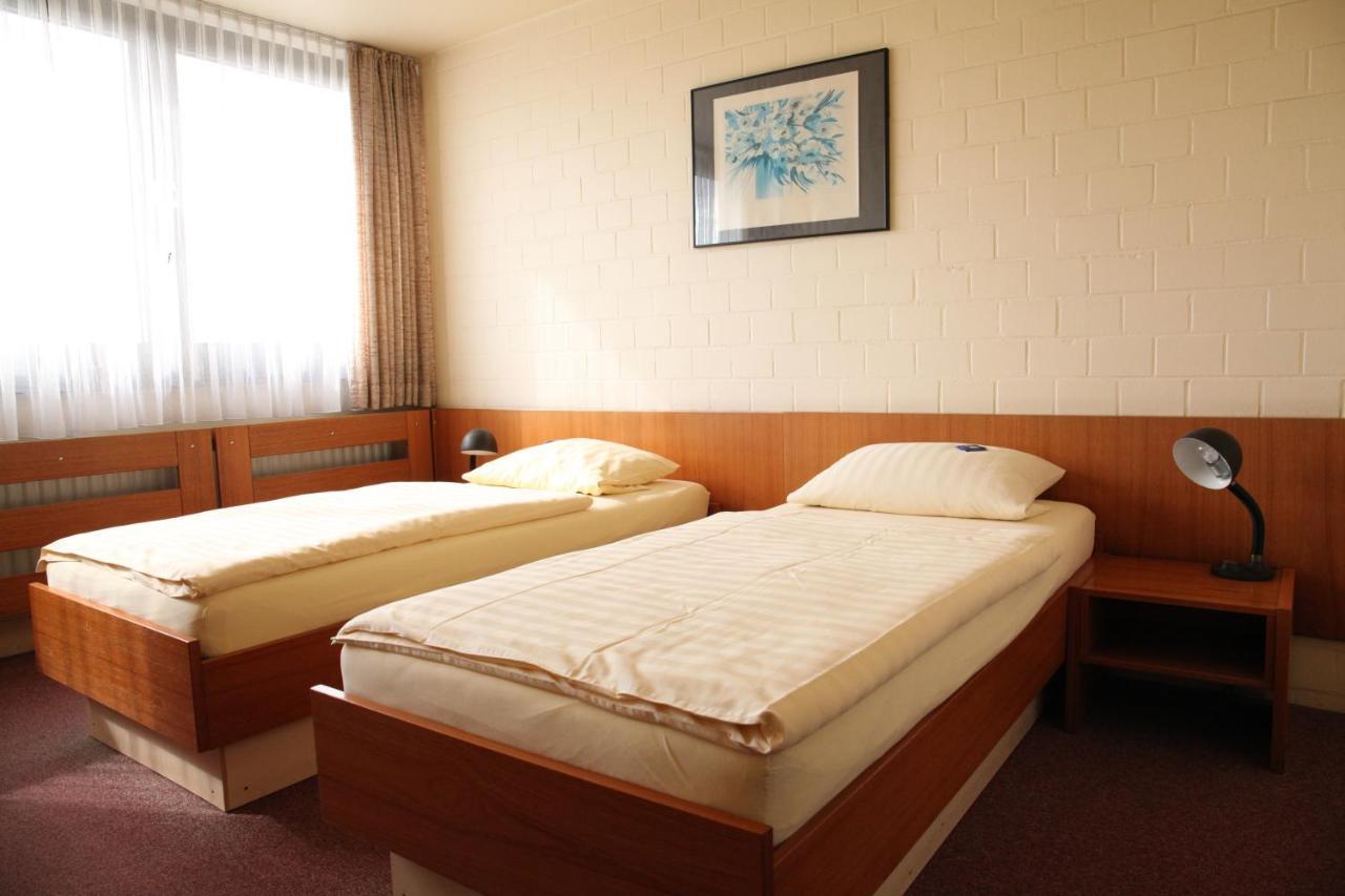 Rtb-Hotel - Sportschule Bergisch Gladbach Bagian luar foto