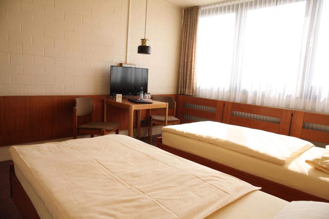 Rtb-Hotel - Sportschule Bergisch Gladbach Bagian luar foto